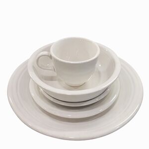 NIB Classic Rim 5-Piece Place Setting, White